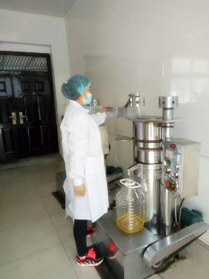 關于液壓榨油機專業維修保養(圖2) 關于液壓榨油機專業維修保養(圖2)