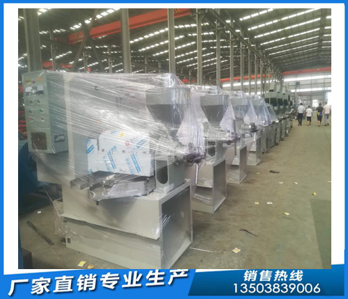 鄭州榨油機廠企鵝機械接待南樂縣領導考察團(圖1) 鄭州榨油機廠企鵝機械接待南樂縣領導考察團(圖1)