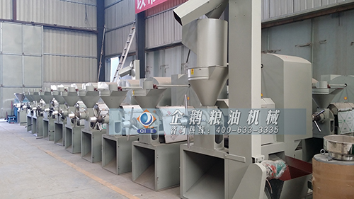 鄭州企鵝新型花生榨油機“新”在這里(圖1) 鄭州企鵝新型花生榨油機“新”在這里(圖1)